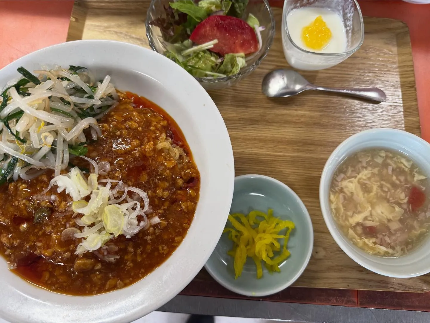 Aランチ　　豚肉とキノコのピリ辛炒め